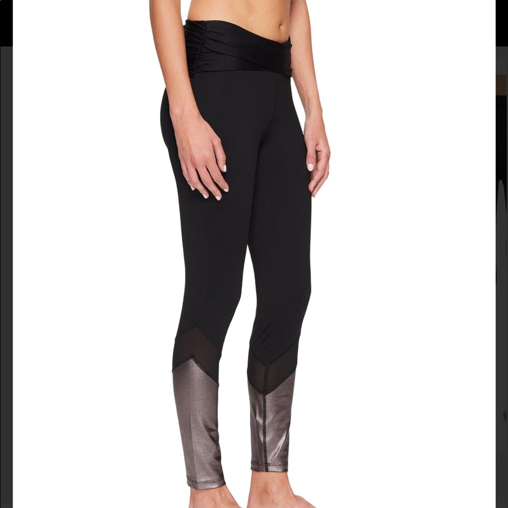 NWOT Women's Black Ruched Active Leggings - Picture 2 of 6